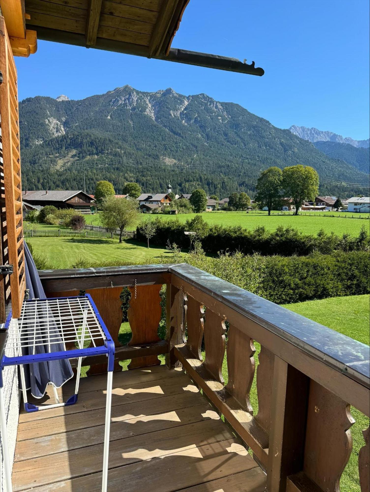 Alpinum Apartment *